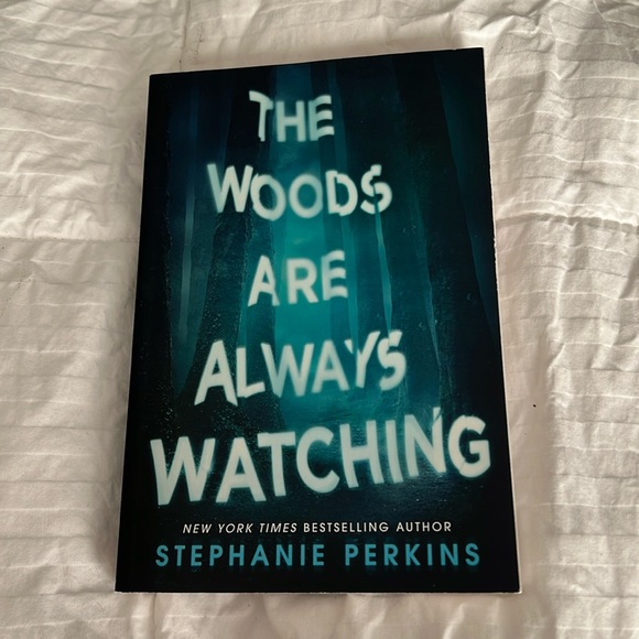 The woods are always watching by Stephanie Perkins, in good condition - Picture 1 of 3